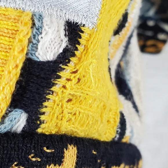 Vintage COOGI Sweater Millennium Collection Sydney Olympics - Picture 7 of 7